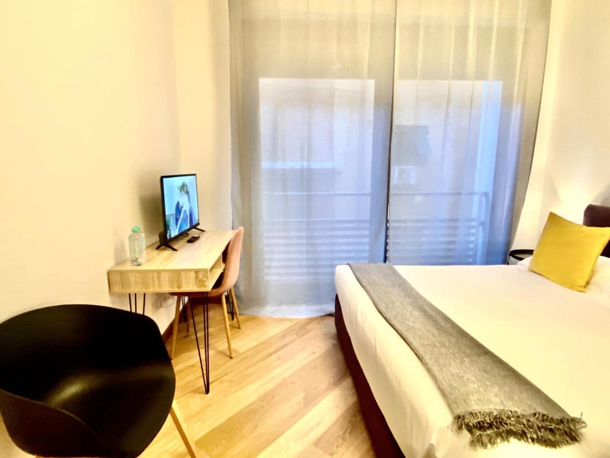 Camera Matrimoniale/Doppia con Letti Singoli con Bagno Privato Esterno